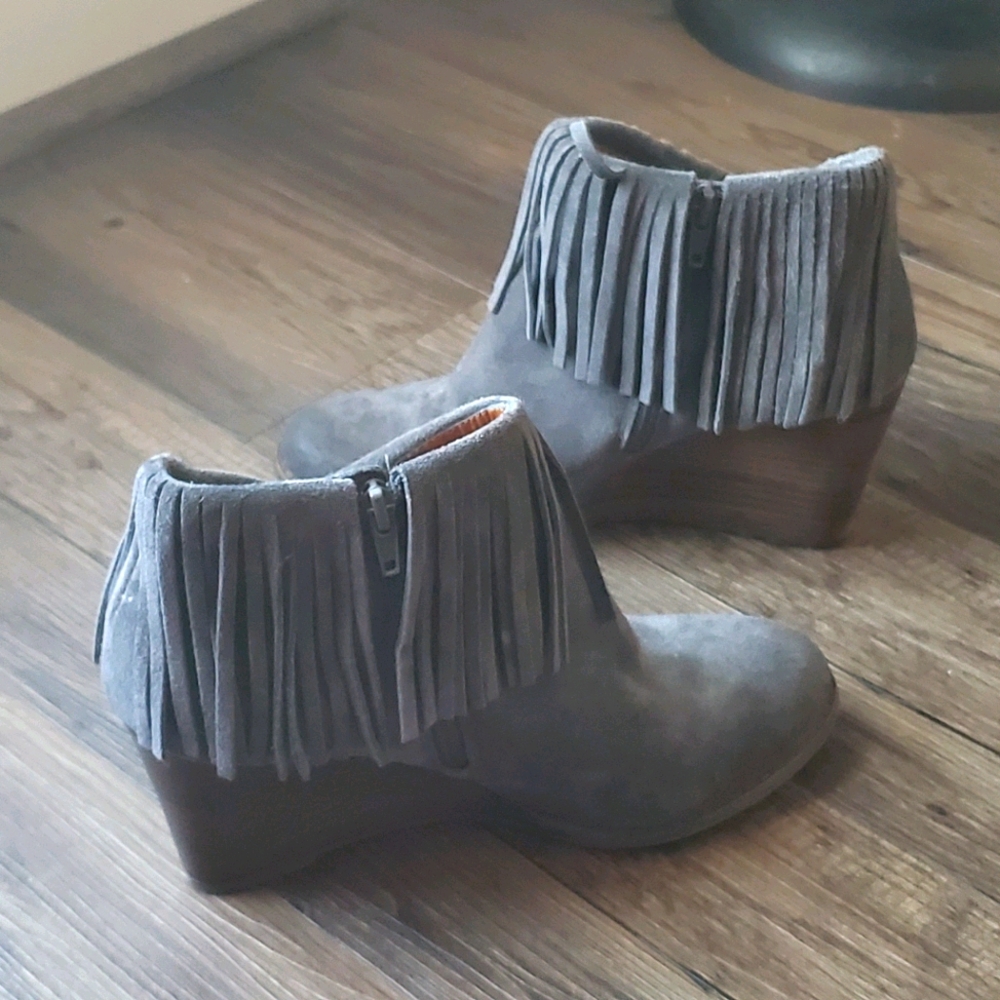Lucky Brand | Yachin Fringe Booties - Picture 13 of 14